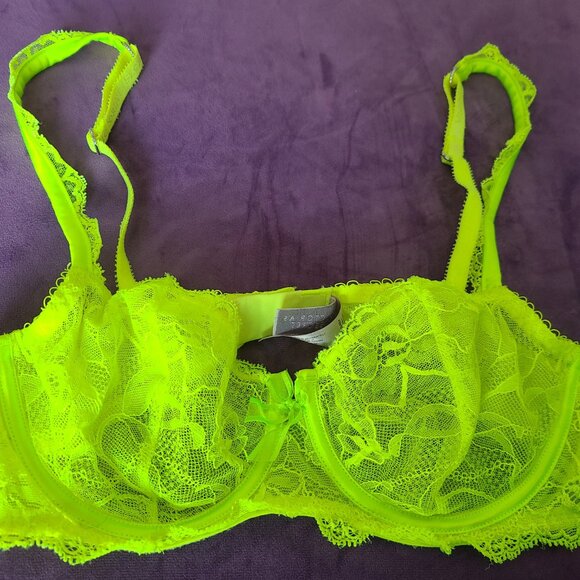 Lot of 3 34B Victoria's Secert Calvin Klein Bras - Picture 2 of 7